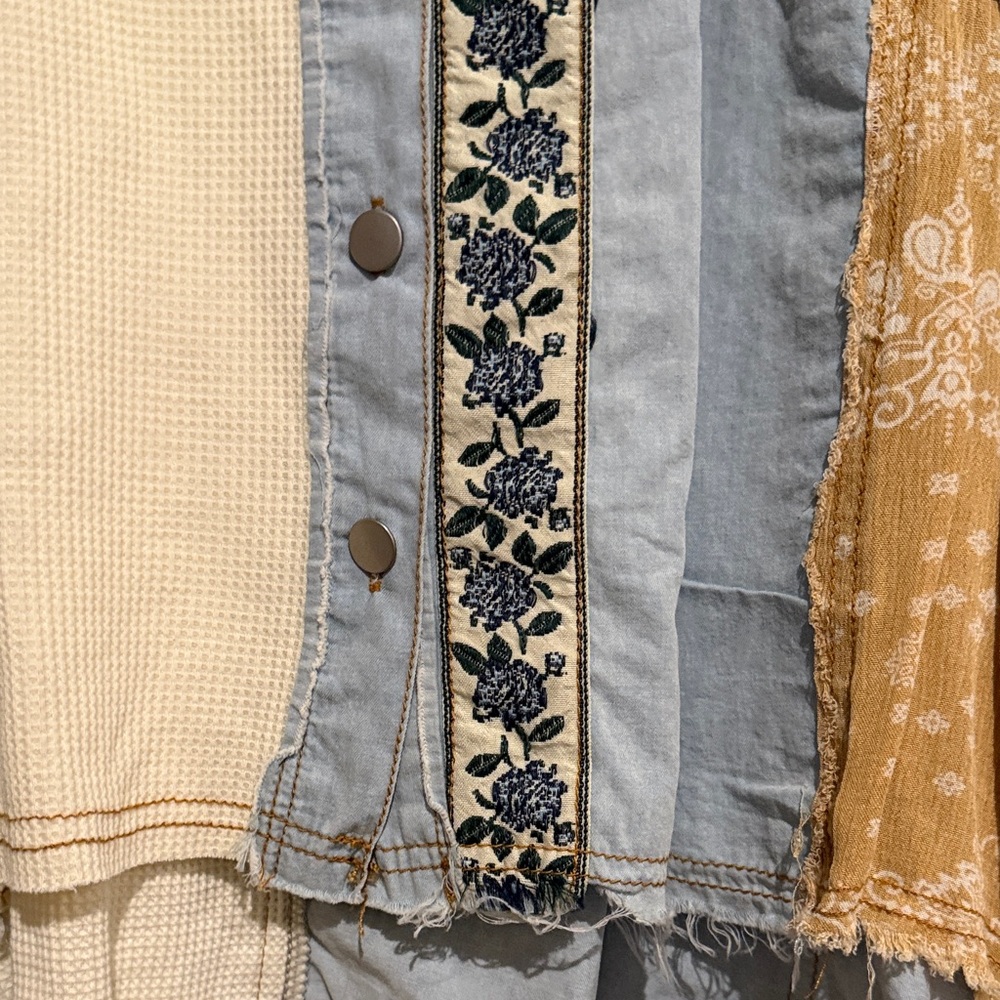 POV Multicolor Patchwork Blouse - Picture 4 of 6